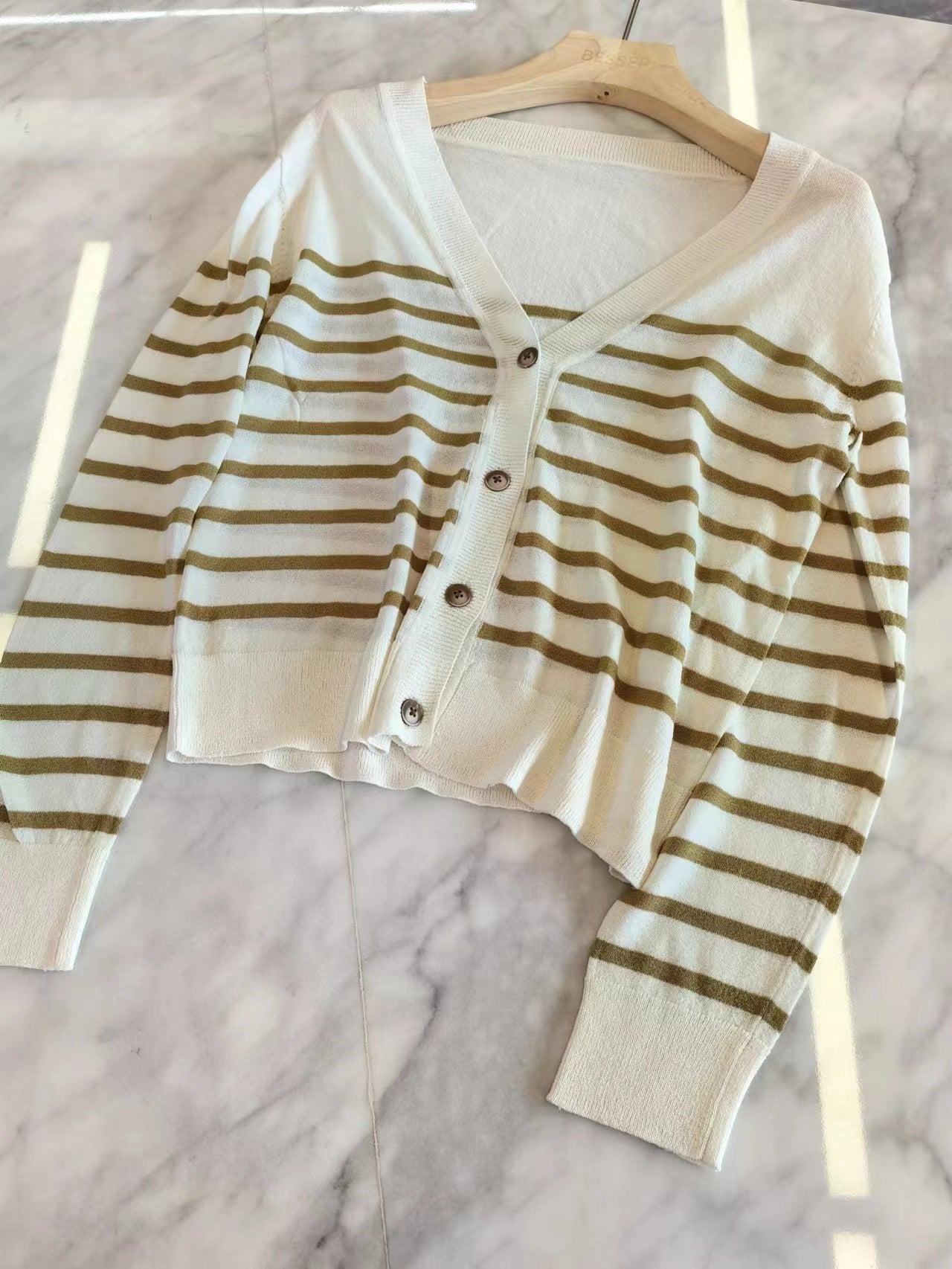 Cardigan rayée pour femmes