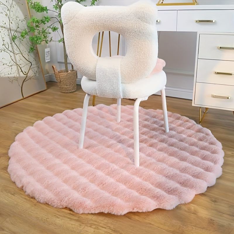 Cream Plush Area Rug "Roselle" product detail photo in bedroom