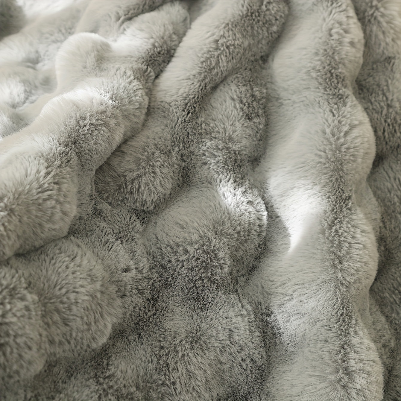 Plush Fleece Throw Blanket - Sofa and Bed Layer product detail photo for bedroom