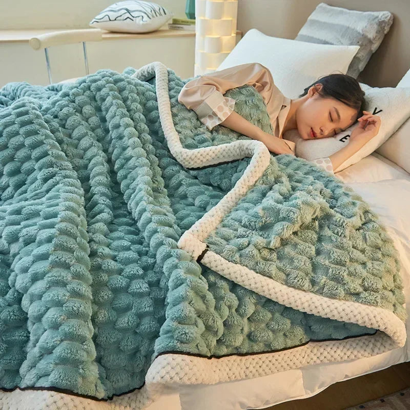 Plush Flannel Throw Blanket – Mid-Weight Sofa and Bed Layer product detail photo for bedroom