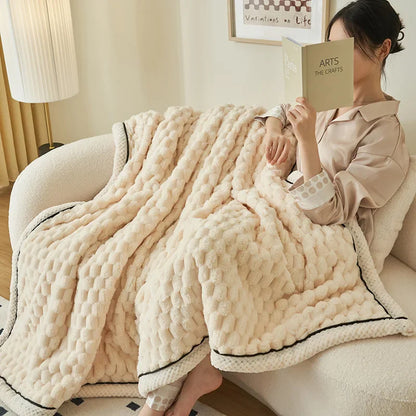 Plush Flannel Throw Blanket – Mid-Weight Sofa and Bed Layer product detail photo for bedroom