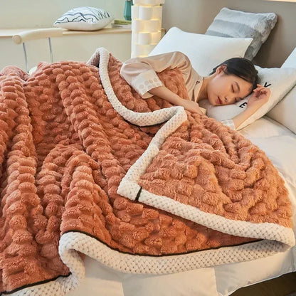 Plush Flannel Throw Blanket – Mid-Weight Sofa and Bed Layer product detail photo for bedroom