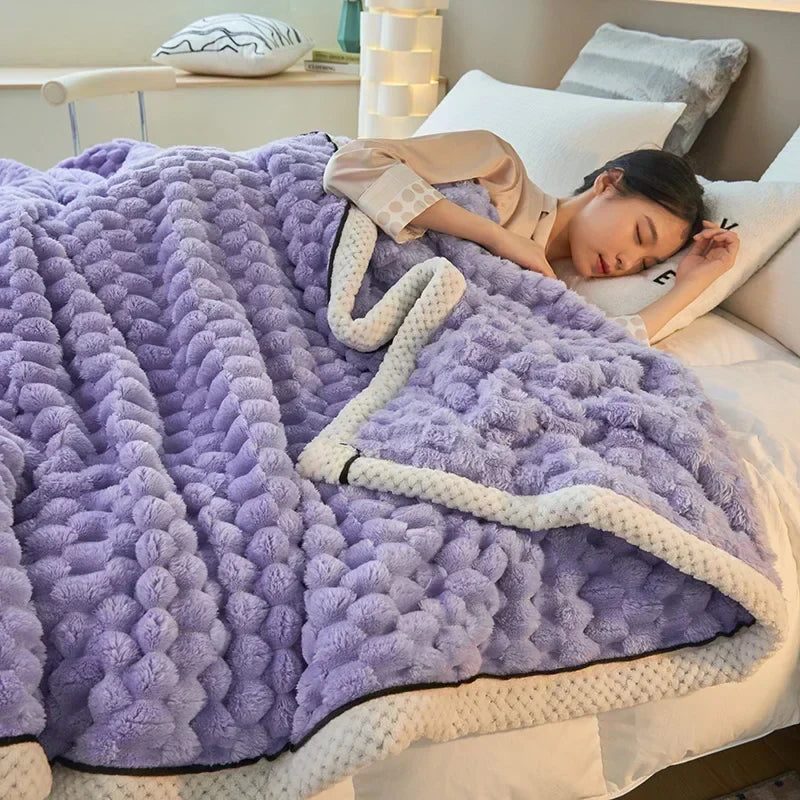 Plush Flannel Throw Blanket – Mid-Weight Sofa and Bed Layer product detail photo for bedroom