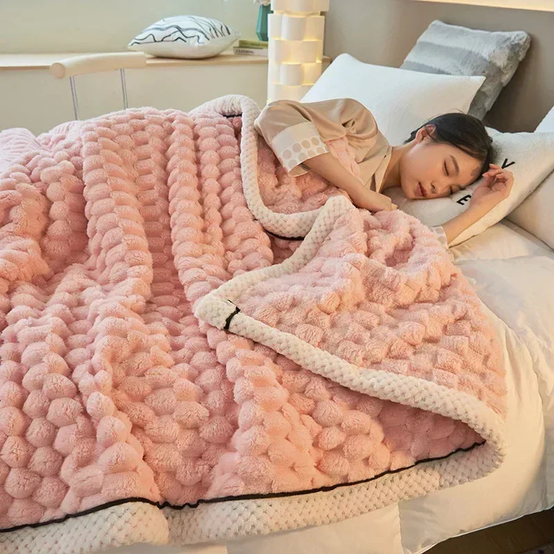 Plush Flannel Throw Blanket – Mid-Weight Sofa and Bed Layer product detail photo for bedroom